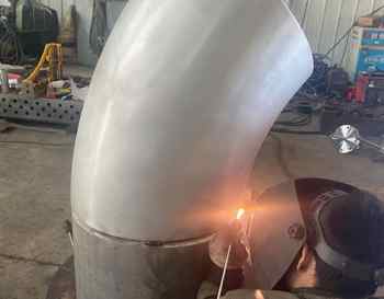 Welding of 45-degree stainless steel elbows Welding of 45-degree stainless steel elbows